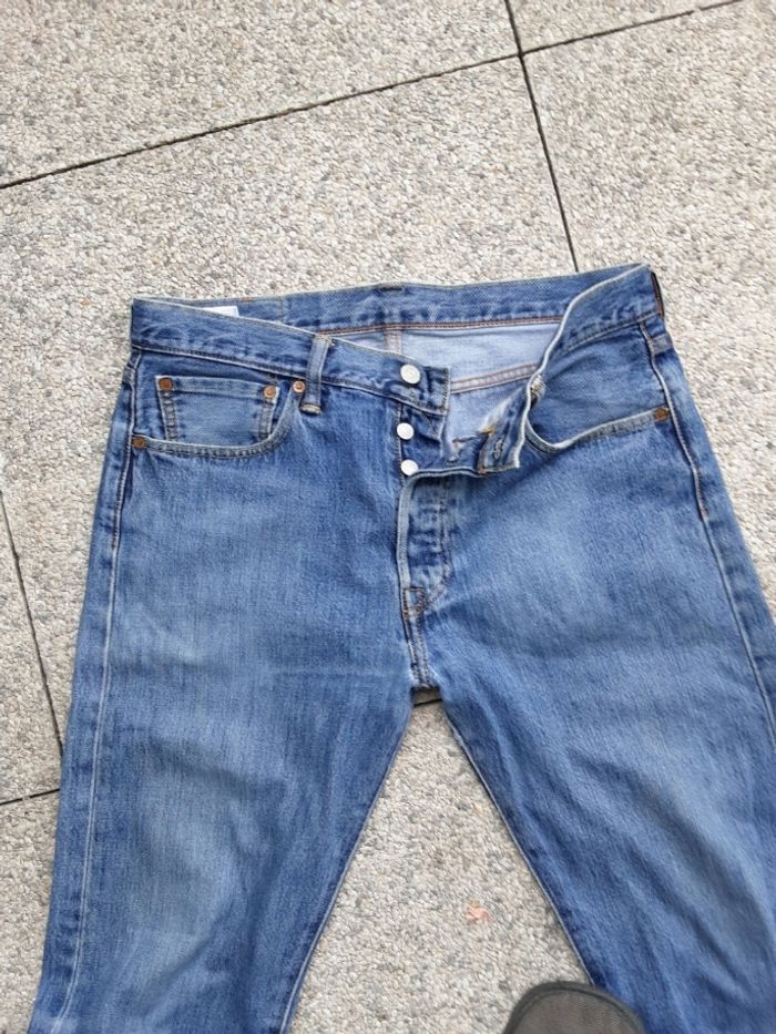 Pantalon jean marque Levi s strauss 501 taille w 32 l 34 fermetures bouton - photo numéro 8