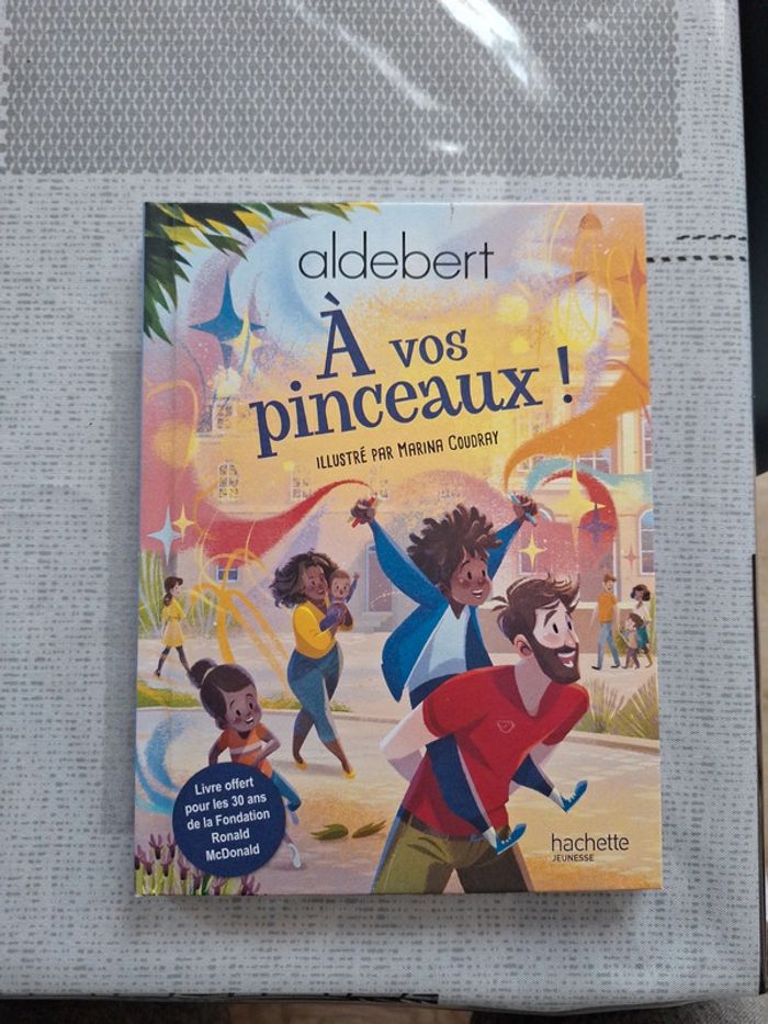 Livre "à vos pinceaux"
