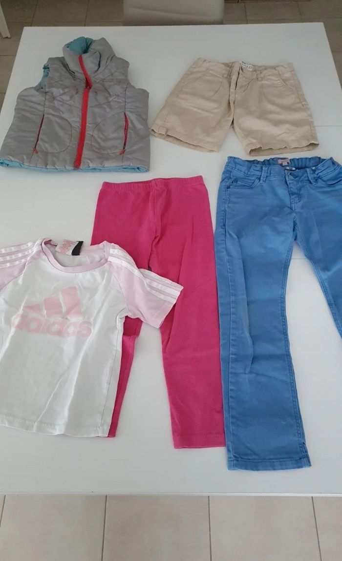Lot de 5 vêtements en 5/6 ans