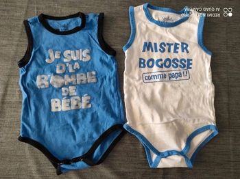 Lot de 2 bodies sans manches 6 mois