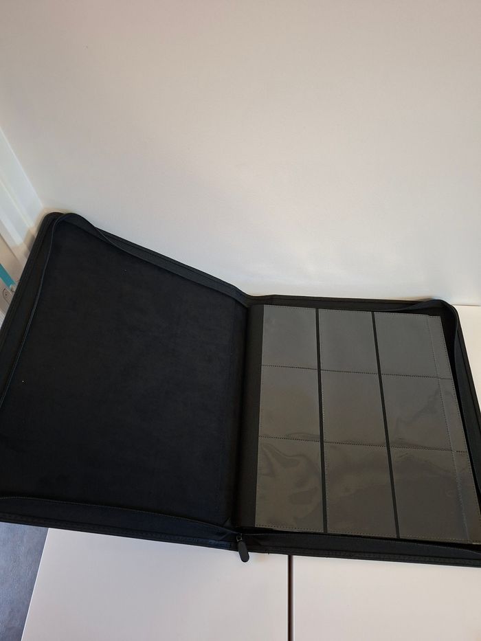 Classeur zip noir de rangement pour 288 cartes sous toploaders Pokémon ⬛️ - photo numéro 2