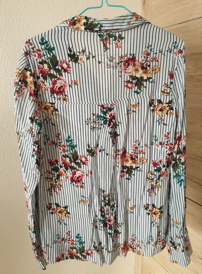 Chemise rayée et fleurie bershka - photo numéro 3