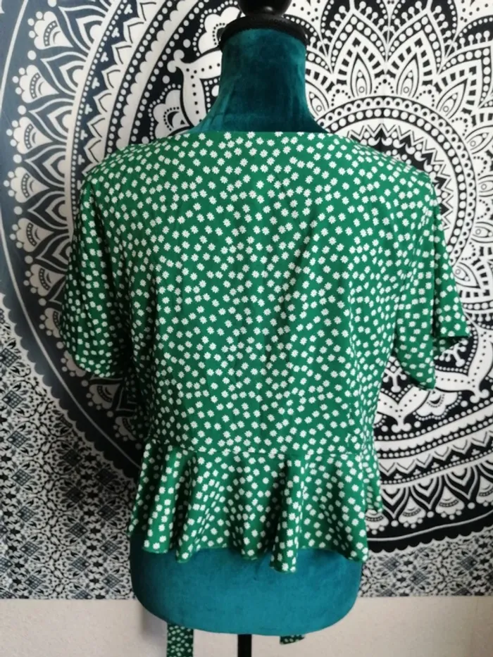 Top peplum vert motifs fleurs blanches avec lien à nouer / shein / (L) - photo numéro 6