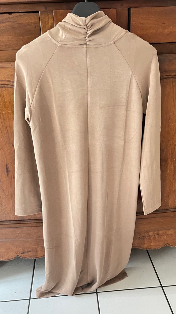 Robe beige tissu spécial douce - photo numéro 2