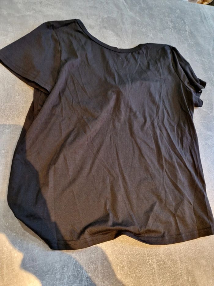 T-shirt dos nu - photo numéro 4
