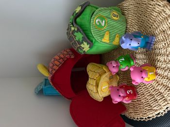 Coffret de jeu de luxe Melissa & Doug Les Trois Petits Cochons - Peluche pour bébé