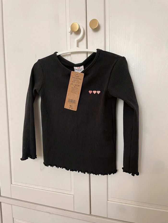 T shirt neuf tao gris côtelé 2 ans