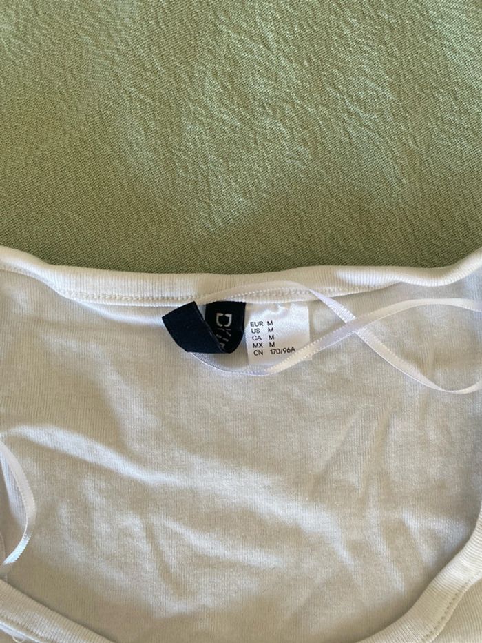 Crop top t-shirt taille M - photo numéro 3