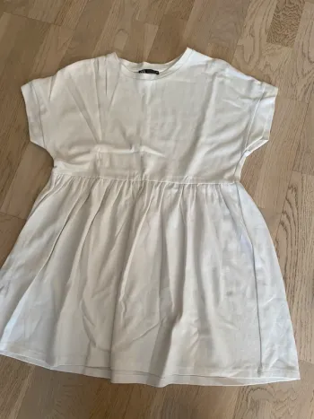 Robe blanche Zara
