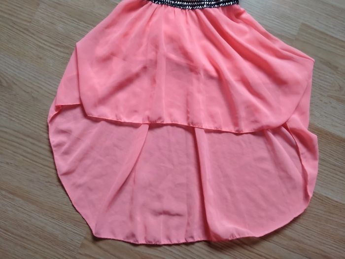 Magnifique robe de soirée. Bretelles .Fille.
Taille 4 ans - photo numéro 3