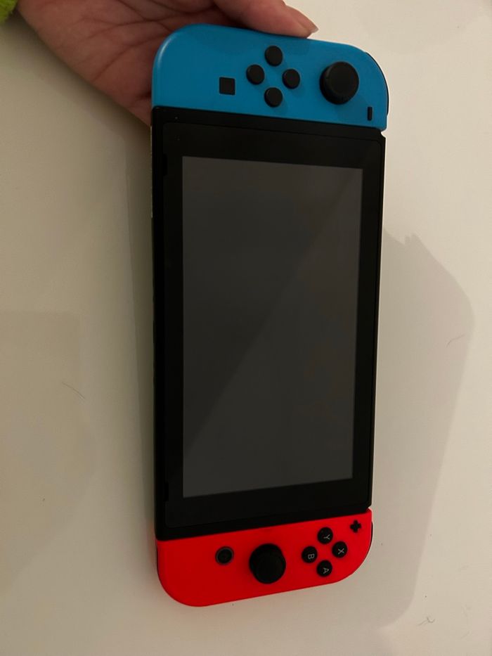 Nintendo switch - photo numéro 2