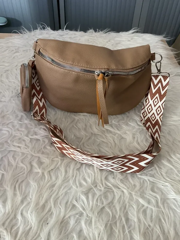 Sac banane avec pochette neuve