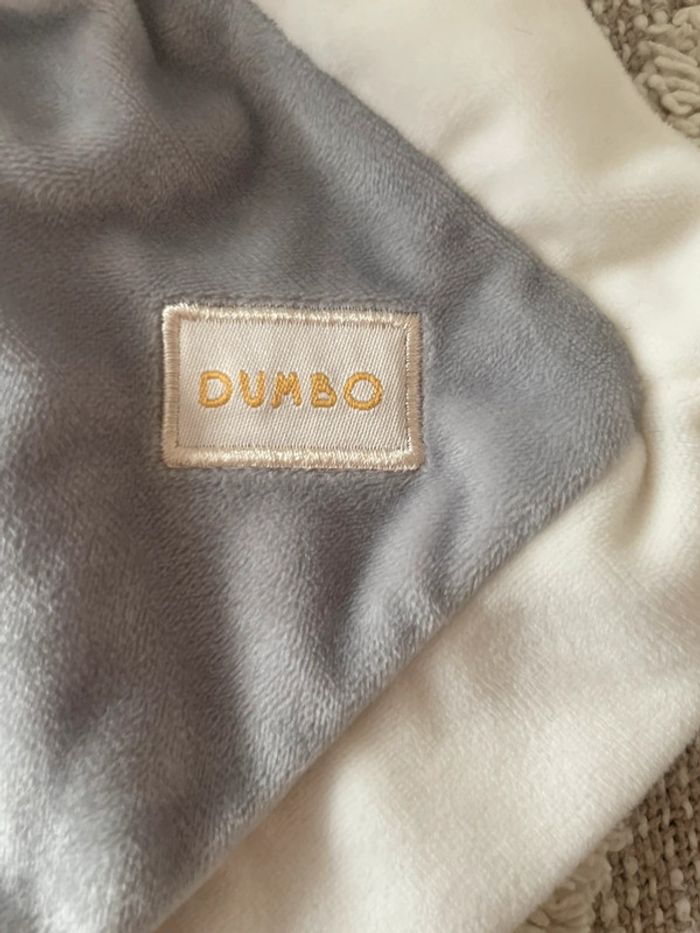 Peluche doudou plat mouchoir 38cm Disney dumbo éléphant gris parfait état - photo numéro 4