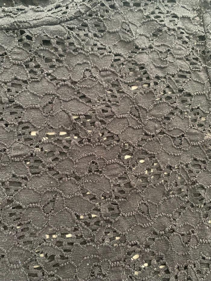 Haut noir en dentelle Bershka taille S - photo numéro 2