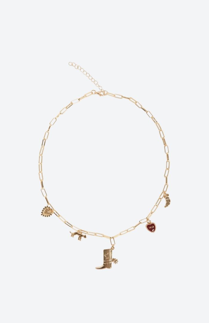 un collier ♥︎🐆👢💓🥐