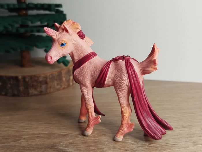 Figurine jeune licorne Rose Schleich Animal imaginaire Bayala - photo numéro 2