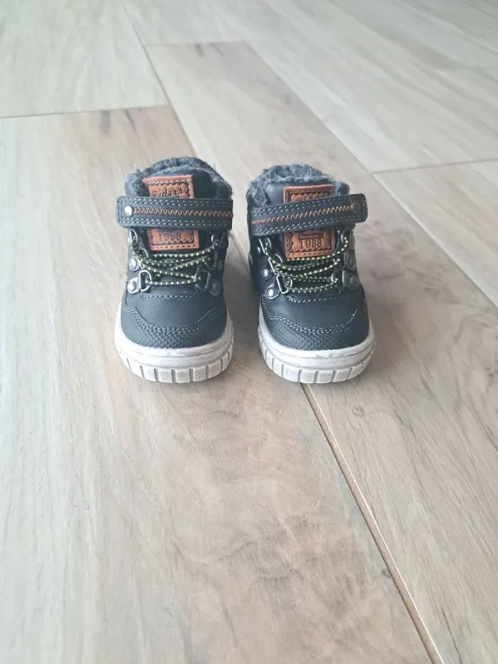 Chaussure montante taille 19 - photo numéro 2