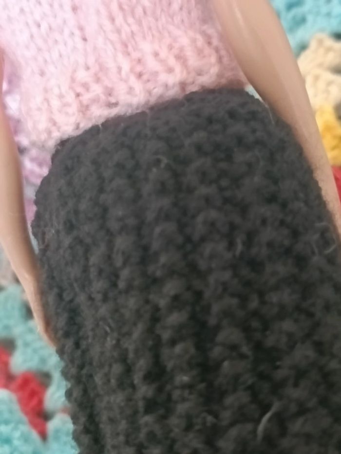 Tenue col roulé et jupe noire - photo numéro 5