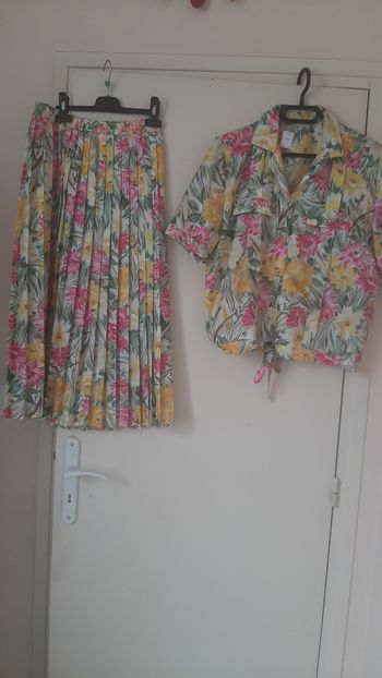 Ensemble fleuri vintage chic jupe plissée + chemise nouée T36/38