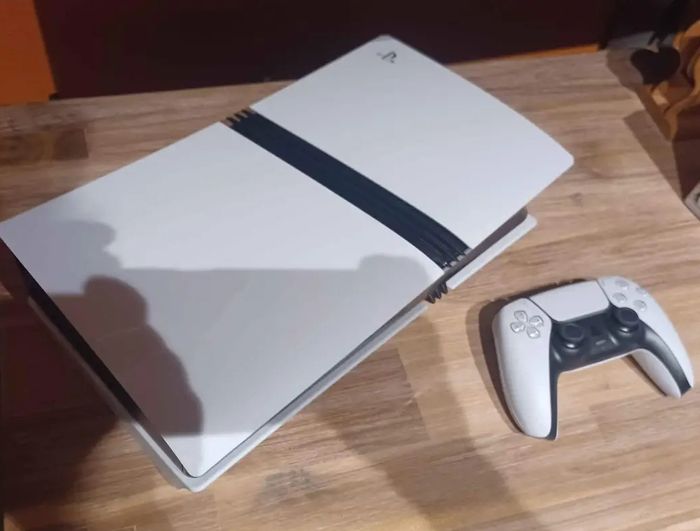 PS5 Pro + lecteur disque - photo numéro 3