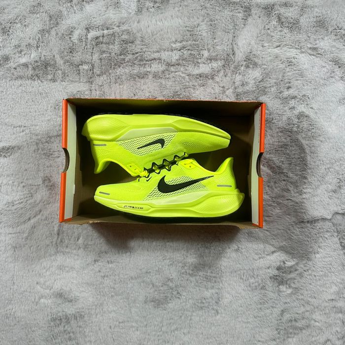 Nike Air Zoom Pegasus 41 « Volt Black-Barely » pointure 38.5 - photo numéro 18