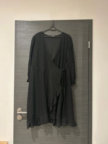 Robe noire cache cœur