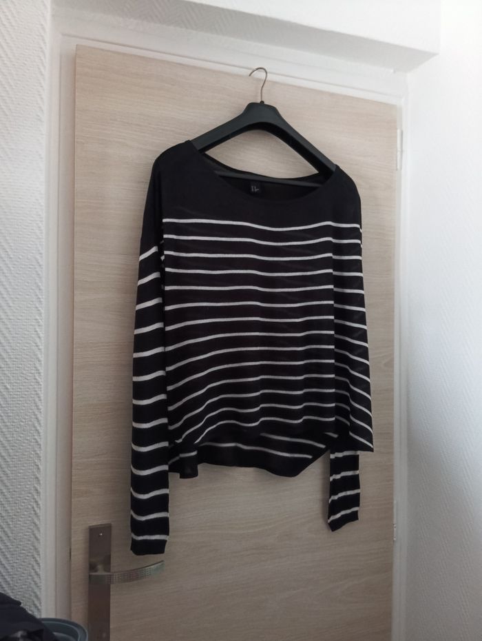 Pull fin asymétrique taille XS - photo numéro 1