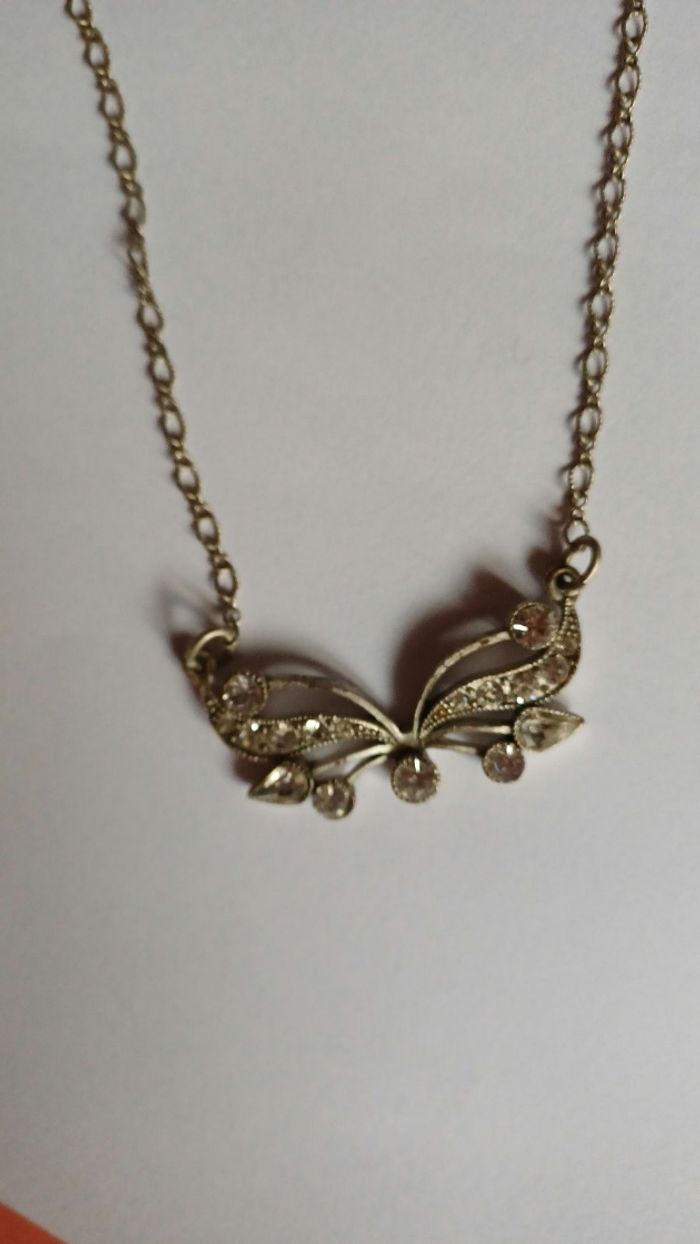 Collier argenté papillon strass
