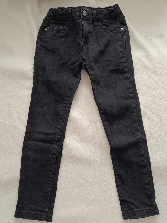 🌸 Lot jeans fille - Taille 6/7 ans 🌸 - photo numéro 2