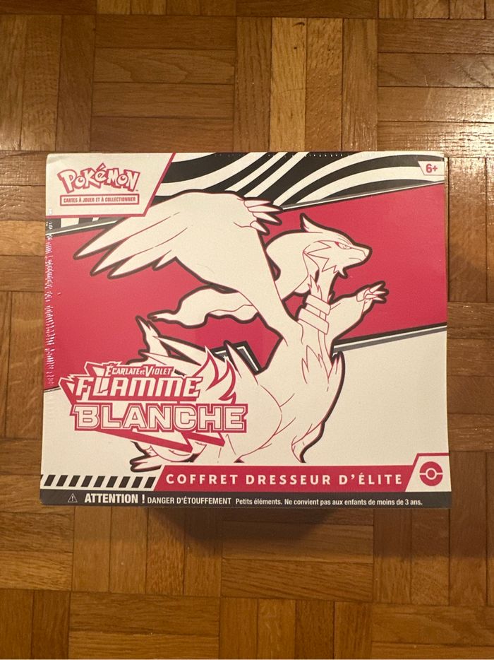 ETB Reshiram Pokémon Flammes Blanches - EV10.5