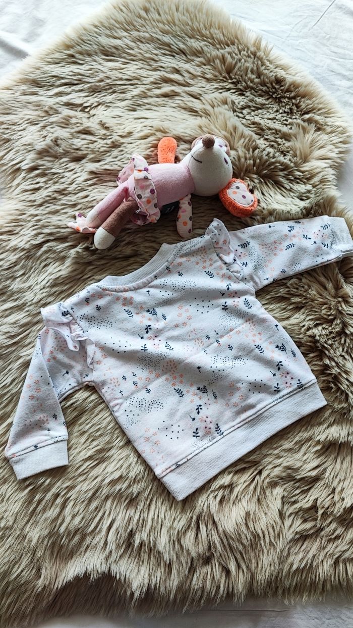 Sweat blanc 1 mois - photo numéro 3