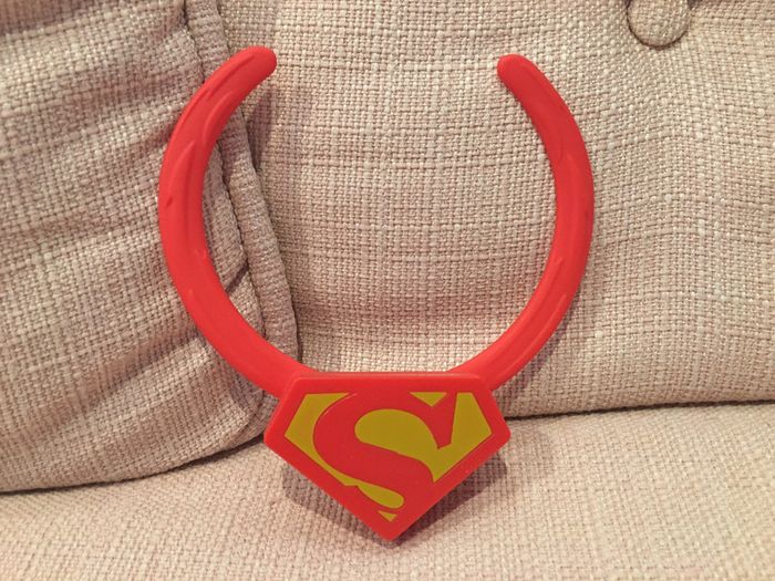 Collier en plastique Wonder Woman Justice league Burger King