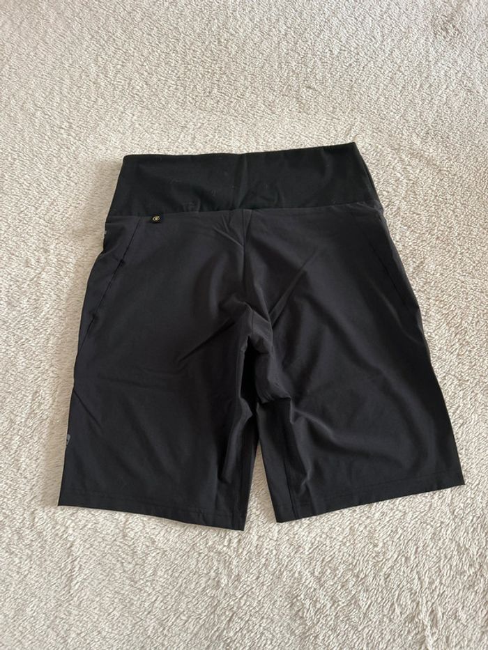 Short IXS - photo numéro 2
