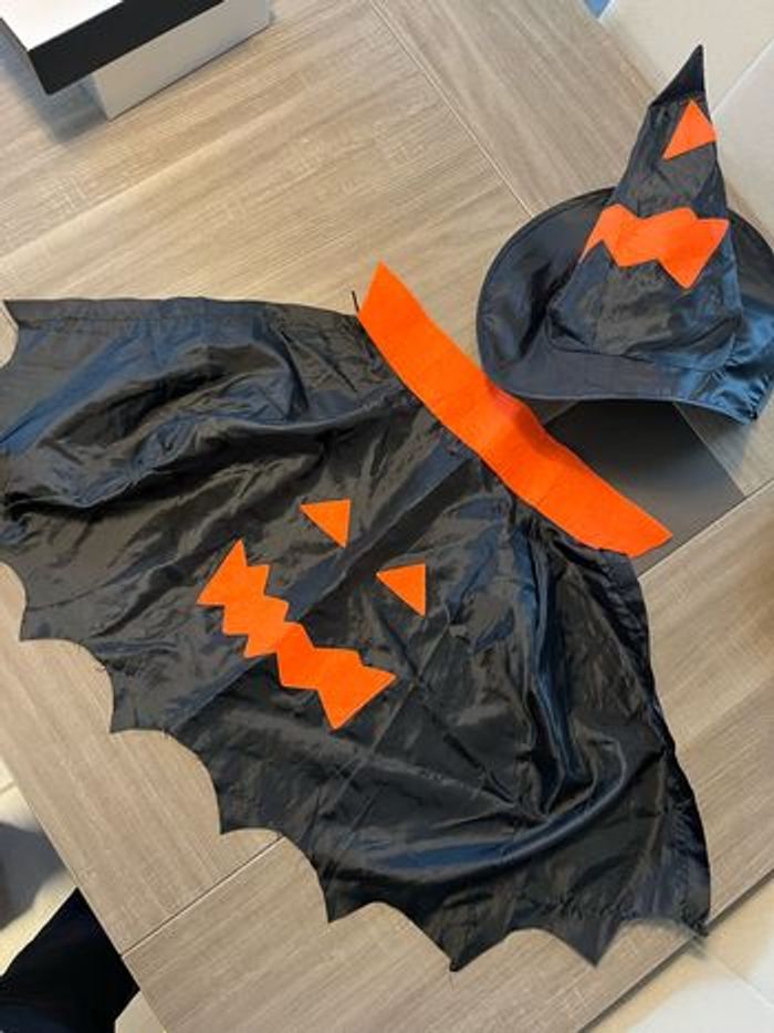 Cape et chapeau halloween