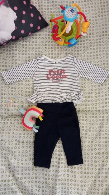 Ensemble pantalon Tee-shirt Kiabi 1 mois
