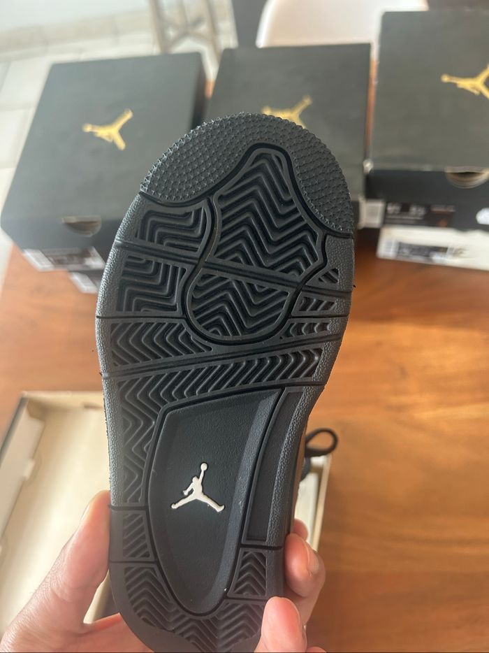 Jordan 4 black cat taille 29.5 - photo numéro 3