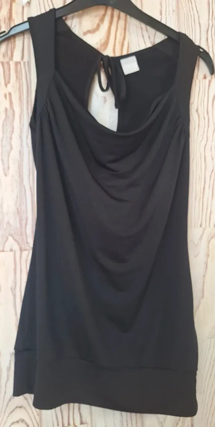 Tunique noire taille S/1 en très bon état "camaïeu"