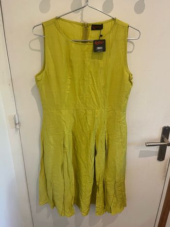 Robe neuve avec étiquette sans manches en lin jaune verte longue taille L