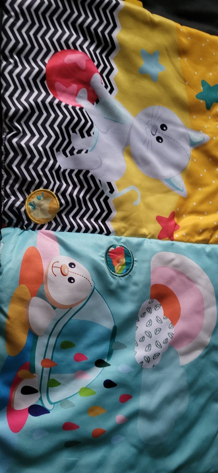 Grand livre + 1 hochet - photo numéro 3