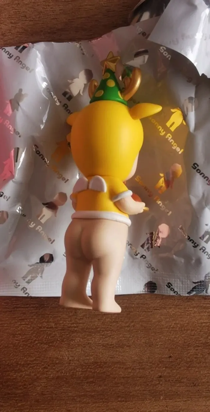 🌼Sonny Angel Reindeer – Christmas Dinner 2024 🦌 Collector épuisé + boîte + livret & sachet - photo numéro 3