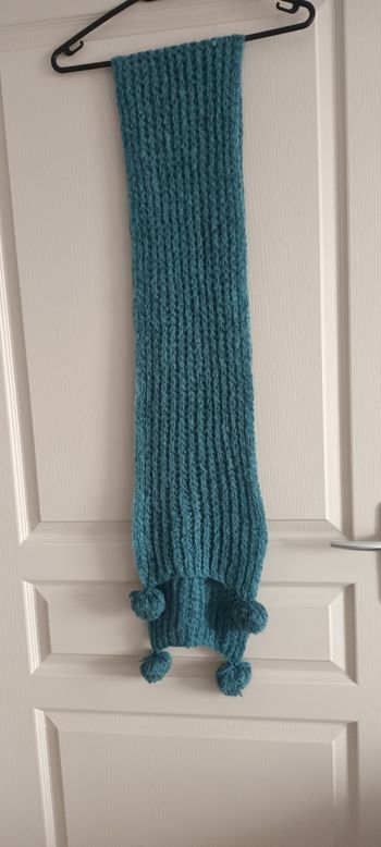 Écharpe vert  bleu. Neuve.