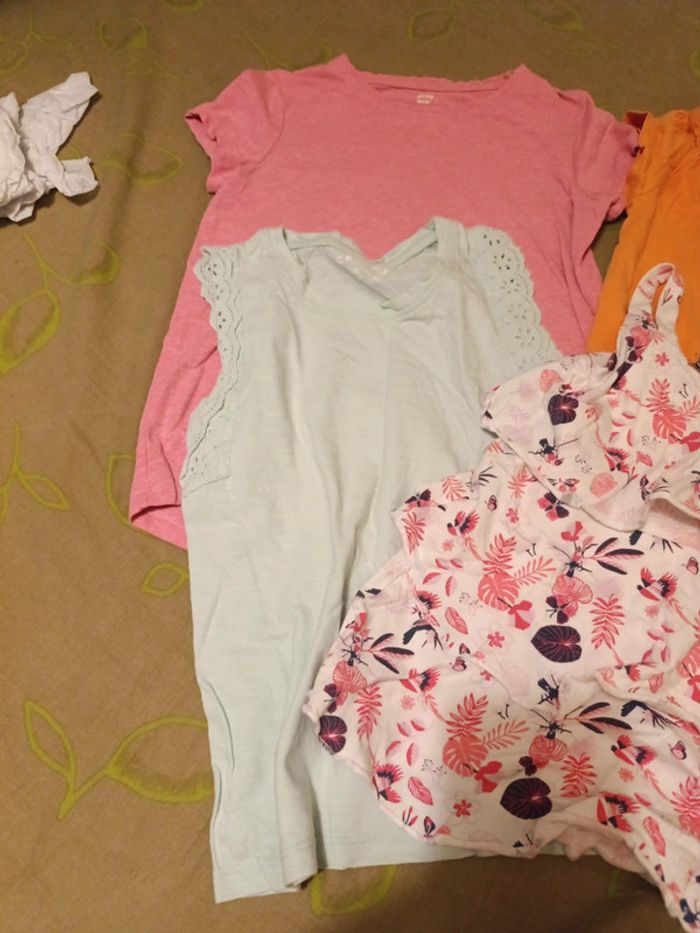 Lot t shirts et débardeurs 8 ans - photo numéro 2
