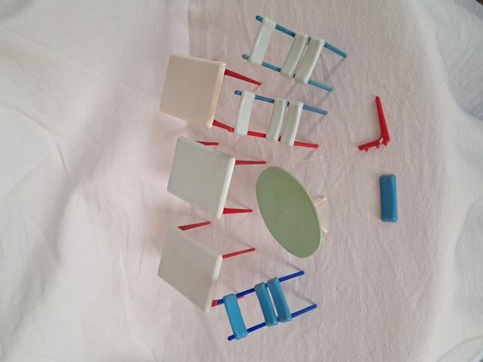 Mobilier miniature Bongrain 3 chaises et 4 tables ancien