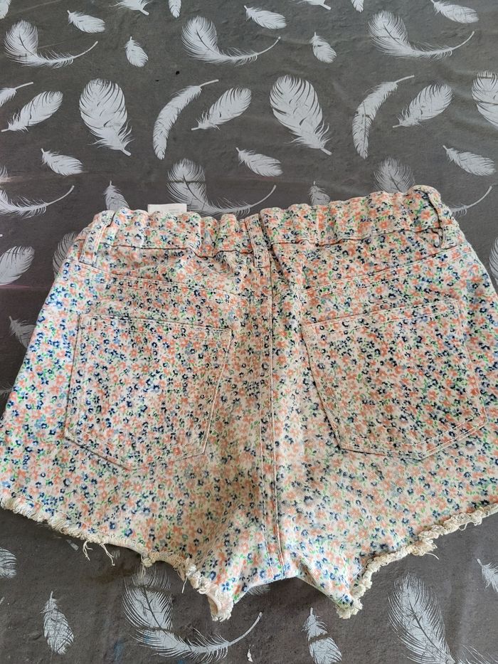 Short fille taille 9 / 10 ans - photo numéro 2