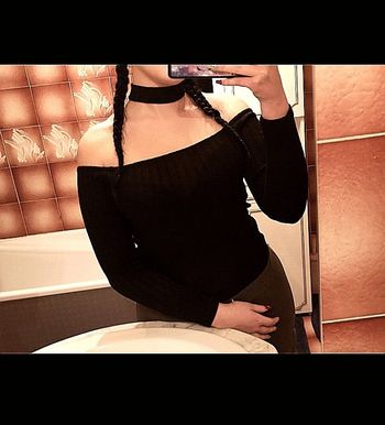 Top noir avec ras de cou