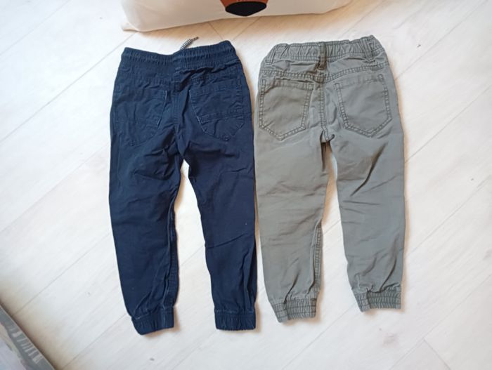 Lot pantalons 4ans garçon - photo numéro 2