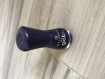 Vernis à ongles, Essence