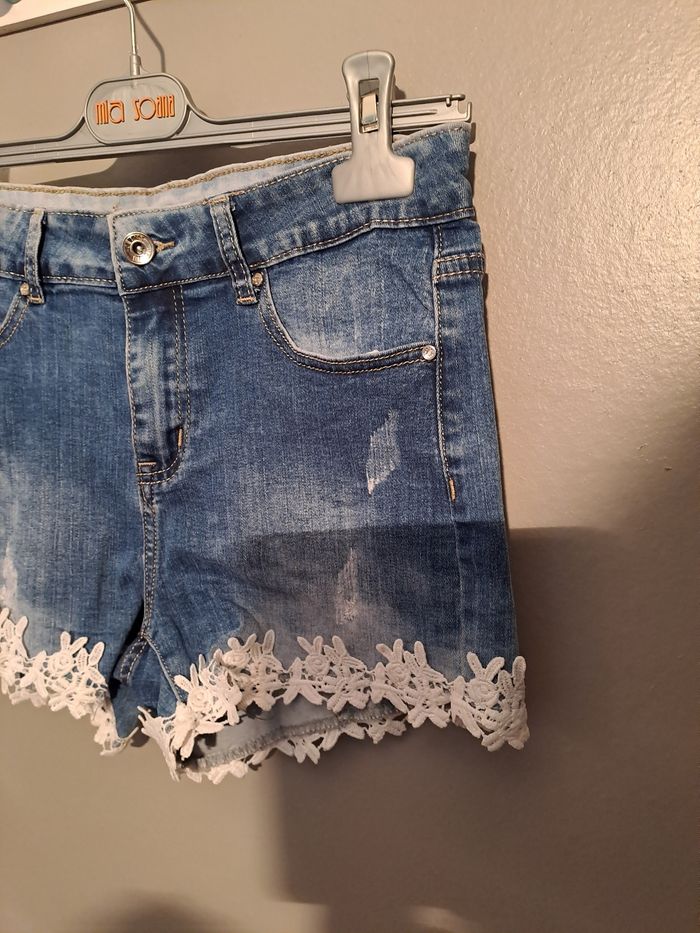 Short en jean avec dentelle - Marque Realty/Denimart - Taille 38 - Parfait état. - photo numéro 2