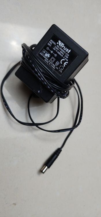 Chargeur Original TRUST 0960EC-230 9V 0.6A 5.5mm/2.1mm