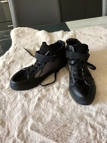 Basket montante noir et argenté taille 39